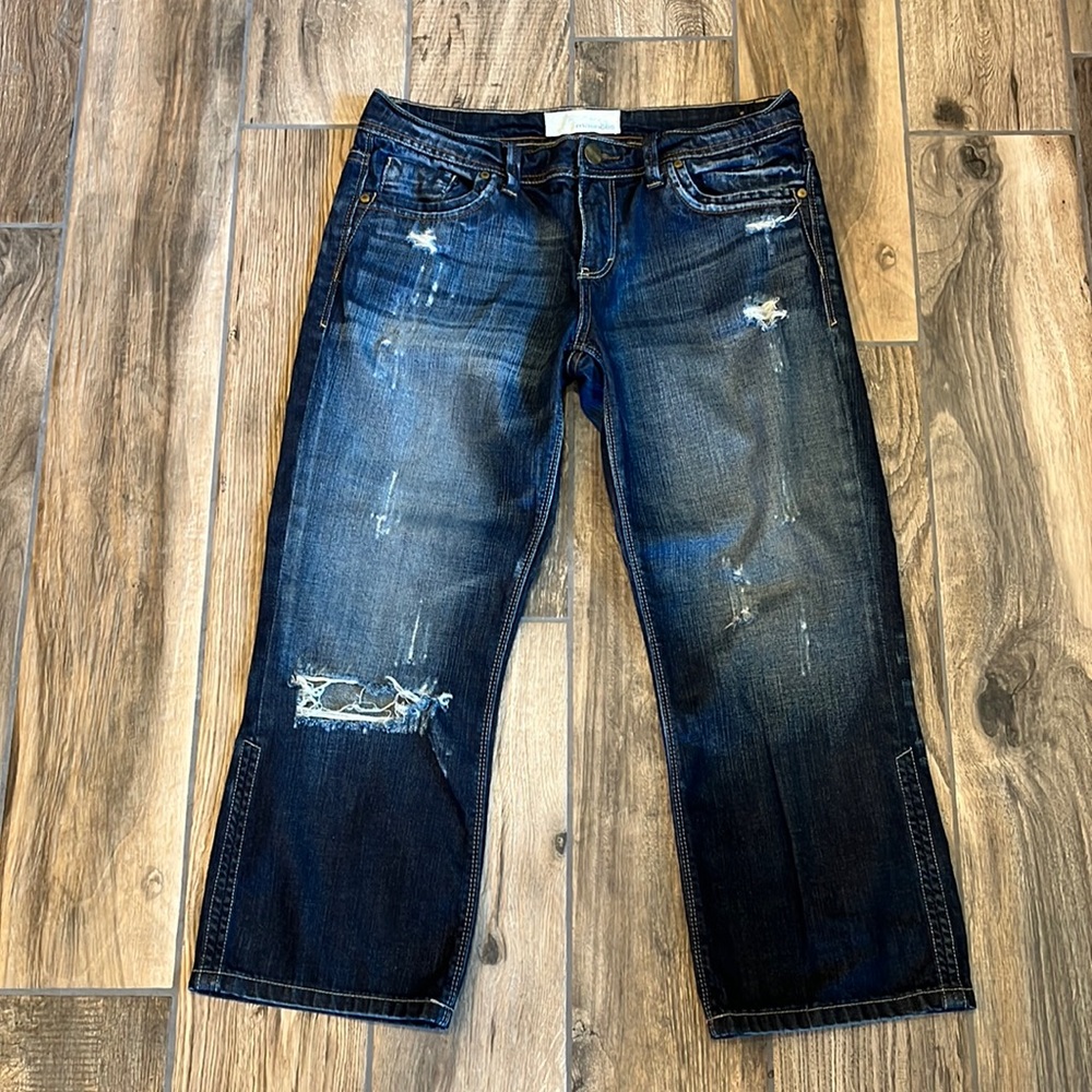 🩷 Maurices Dark Wash Distressed Crop Jeans